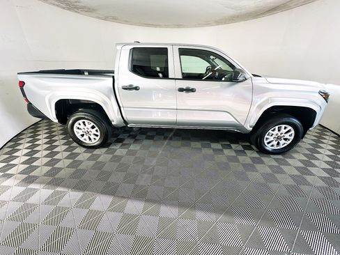 Used 2024 Toyota Tacoma SR image 2