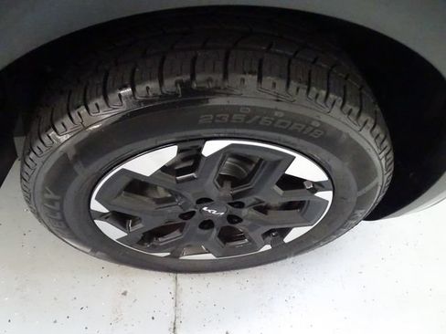 Used 2025 Kia Sorento S AWD/4WD image 31