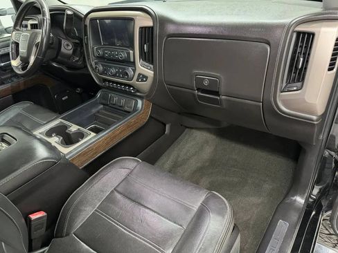 Used 2018 GMC Sierra 2500 Denali w/ Duramax Plus Package AWD/4WD image 10