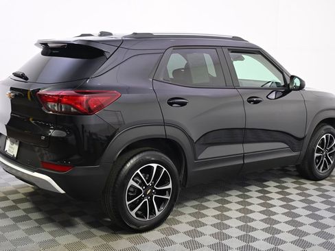 Used 2025 Chevrolet TrailBlazer LT w/ Convenience Package image 7