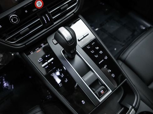 New 2026 Porsche Macan AWD/4WD image 27