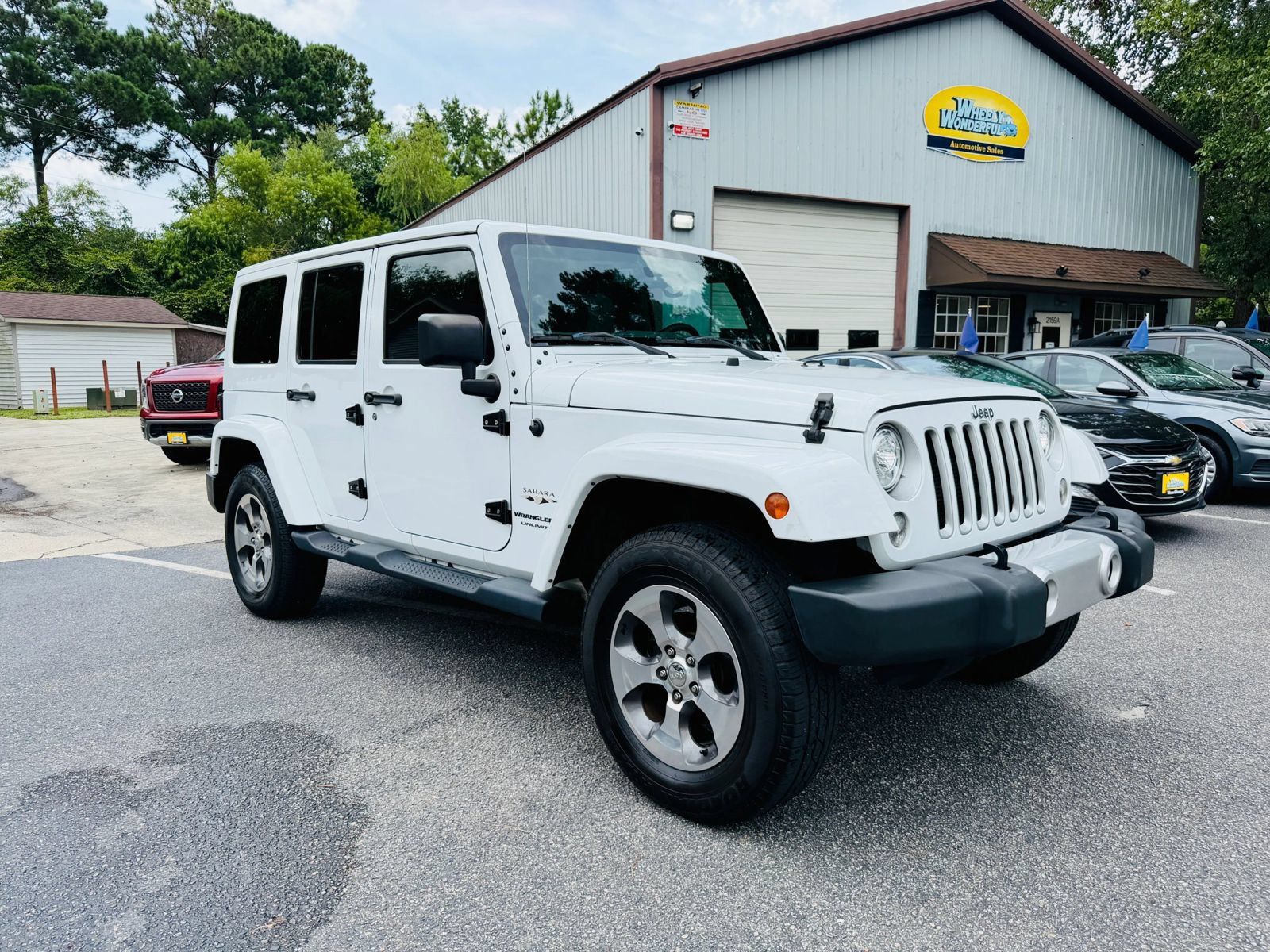 Used 2018 Jeep Wrangler Unlimited Sahara AWD/4WD image 1