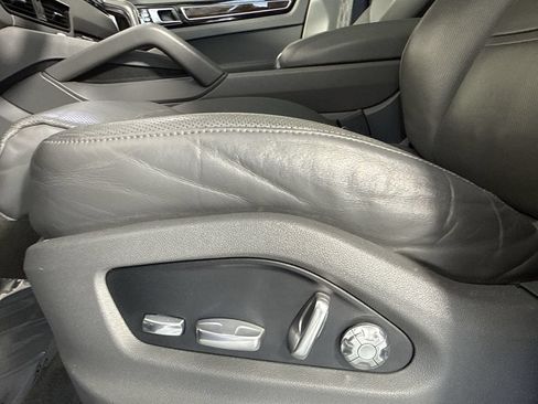 Used 2019 Porsche Cayenne AWD/4WD image 21