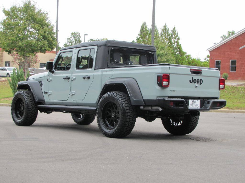 Used 2023 Jeep Gladiator Sport AWD/4WD image 7