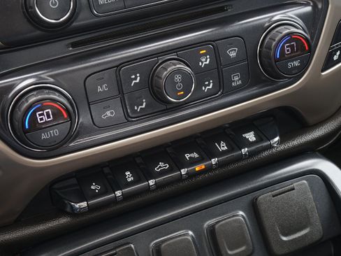 Used 2018 GMC Sierra 3500 Denali AWD/4WD image 26