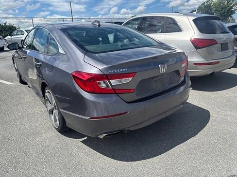 Used 2018 Honda Accord Touring image 11