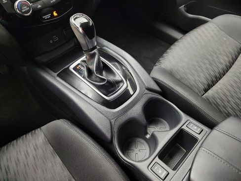 Used 2018 Nissan Rogue SV FWD image 26
