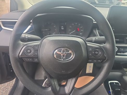 Used 2025 Toyota Corolla LE FWD image 14
