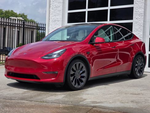Used 2022 Tesla Model Y Performance AWD/4WD image 9