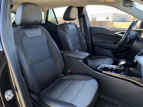 Used 2024 Chevrolet Trax LT w/ Driver Confidence Package image 29