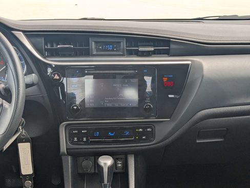 Used 2019 Toyota Corolla LE FWD image 16