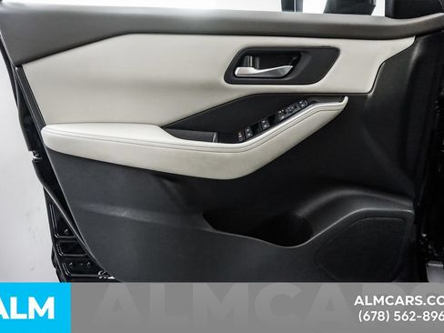 Used 2025 Nissan Rogue SV FWD image 52