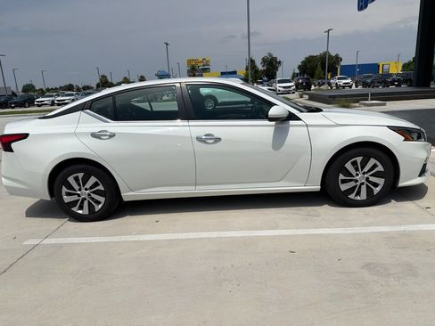 Used 2020 Nissan Altima 2.5 S FWD image 4
