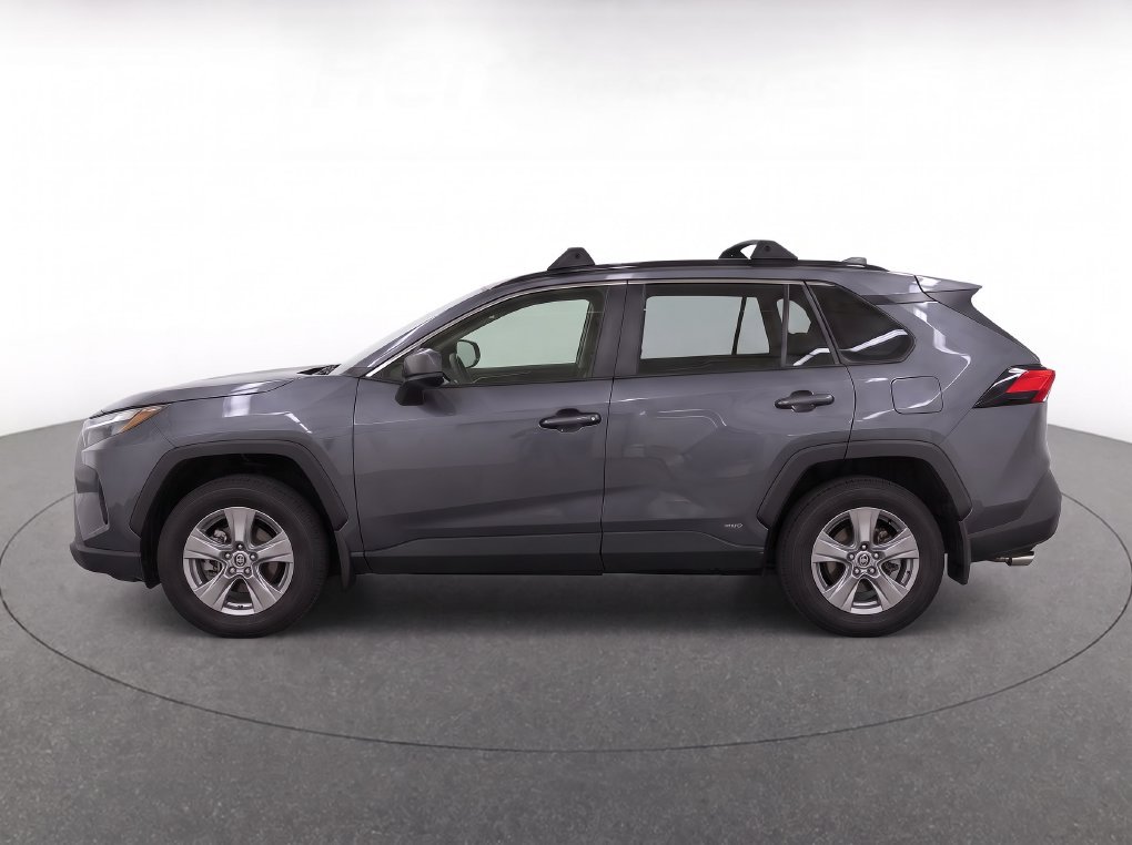 Used 2024 Toyota RAV4 LE AWD/4WD image 8