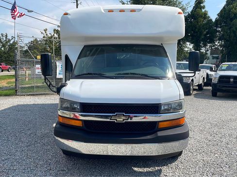 Used 2015 Chevrolet Express 3500 w/ Shuttle Bus Package RWD image 2