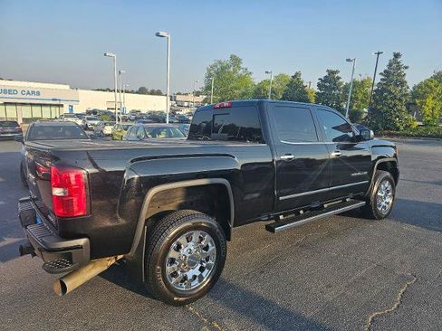 Used 2015 GMC Sierra 2500 Denali w/ Duramax Plus Package AWD/4WD image 38