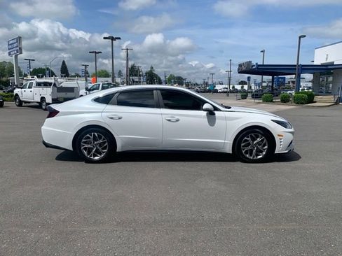 Used 2021 Hyundai Sonata SEL w/ Convenience Package FWD image 6