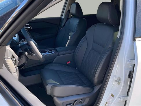 New 2026 Nissan Rogue Platinum w/ Platinum Premium Package AWD/4WD image 9