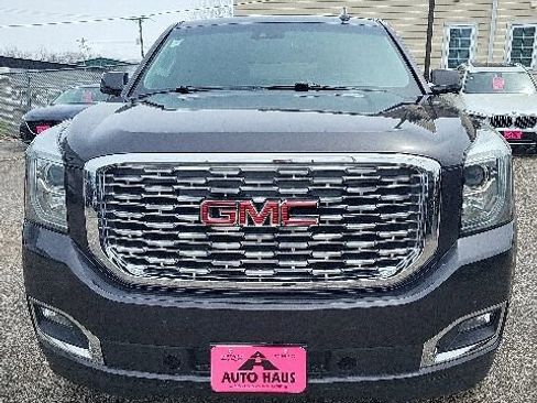 Used 2018 GMC Yukon Denali w/ Open Road Package AWD/4WD image 27