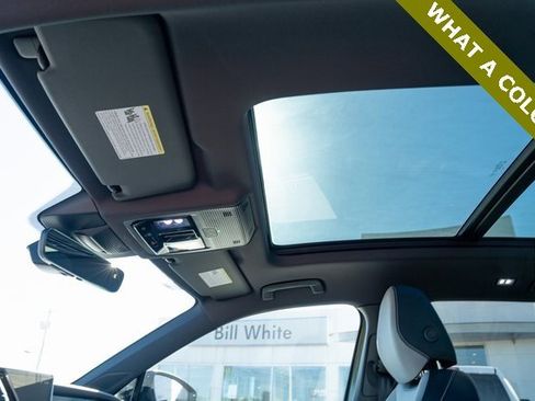 New 2026 Volkswagen Tiguan SE R-Line image 17