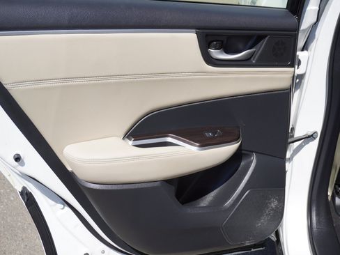 Used 2019 Honda Clarity Plug-In Hybrid image 13