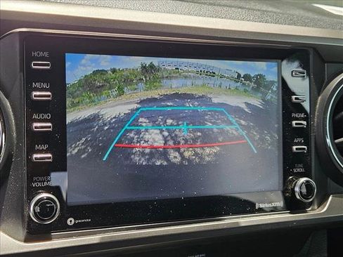 Used 2022 Toyota Tacoma SR5 RWD image 12