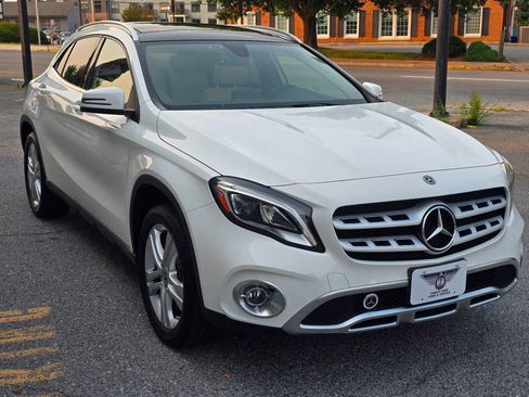 Used 2020 Mercedes-Benz GLA 250 4MATIC image 3