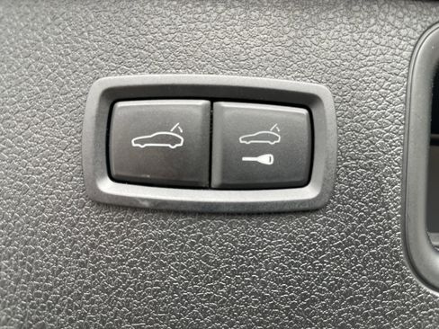 Used 2023 Porsche Macan S w/ Premium Package Plus image 37