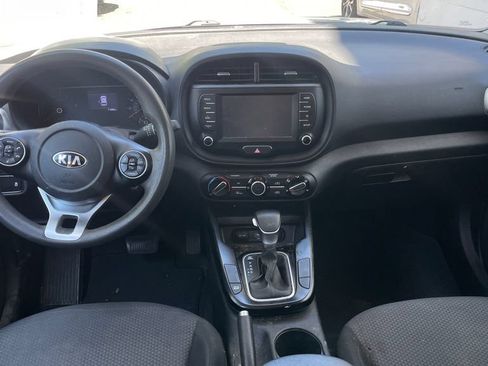 Used 2020 Kia Soul LX FWD image 4