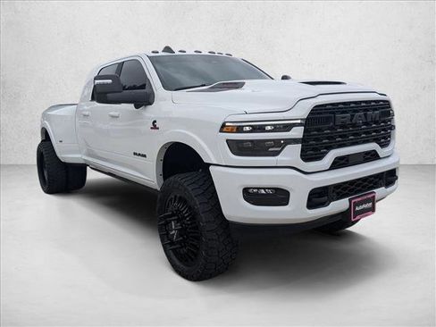 Used 2026 RAM 3500 Limited AWD/4WD image 3