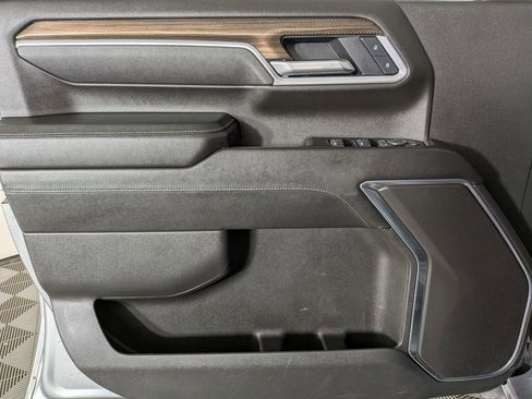 Certified 2025 Chevrolet Silverado 2500 LT w/ Trail Boss Package image 17