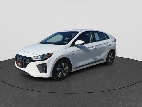 Used 2019 Hyundai Ioniq SEL image 4