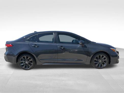 Used 2024 Toyota Corolla SE FWD image 4