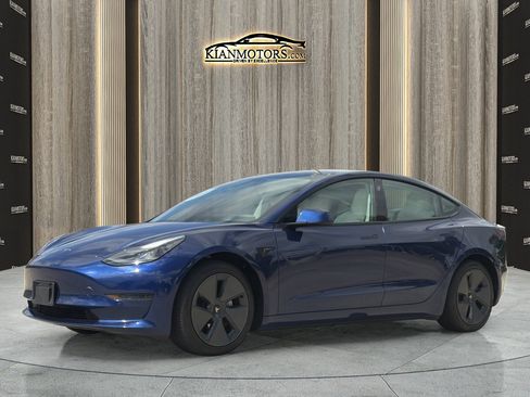 Used 2021 Tesla Model 3 Standard Range Plus RWD image 5