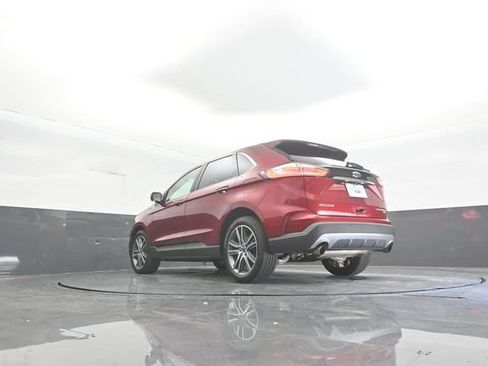 Certified 2019 Ford Edge Titanium w/ Cold Weather Package AWD/4WD image 38