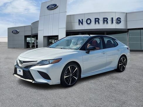 Used 2019 Toyota Camry XSE FWD image 2