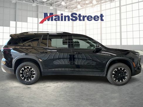 Used 2025 Chevrolet Traverse Z71 AWD/4WD image 6