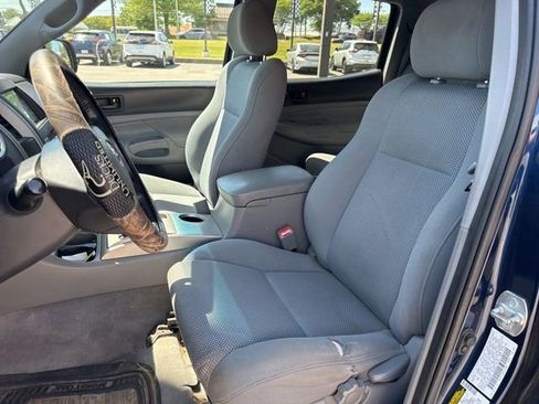 Used 2007 Toyota Tacoma PreRunner image 9