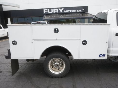 Used 2019 Ford F550 4x4 Crew Cab Super Duty w/ XLT Value Package image 14