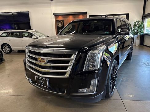 Used 2016 Cadillac Escalade ESV Premium AWD/4WD image 2