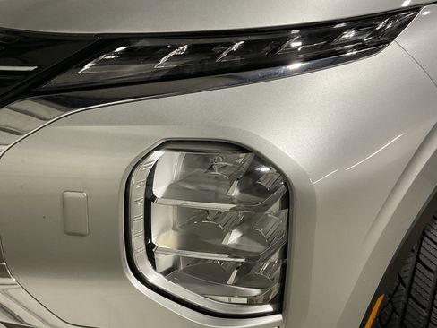 Used 2024 Mitsubishi Outlander Ralliart image 9