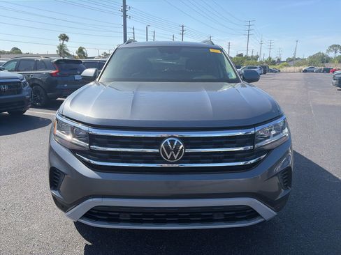 Used 2021 Volkswagen Atlas SE w/ Panoramic Sunroof Package FWD image 2