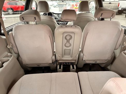 Used 2016 Kia Sedona LX w/ Option Group 020 image 44