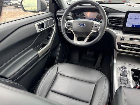 Used 2022 Ford Explorer XLT w/ Equipment Group 202A image 15