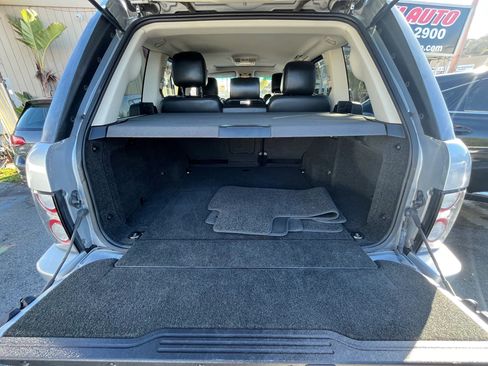 Used 2011 Land Rover Range Rover HSE image 26