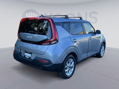 Used 2022 Kia Soul LX w/ Technology Package FWD image 16