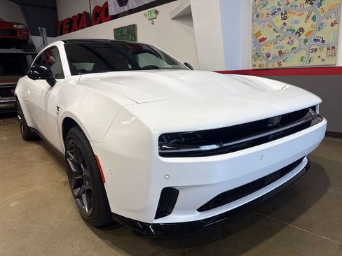 Used 2024 Dodge Charger R/T w/ Plus Group image 58