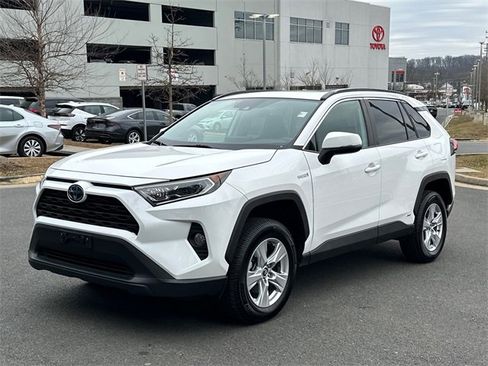 Certified 2020 Toyota RAV4 XLE w/ Convenience Package image 2