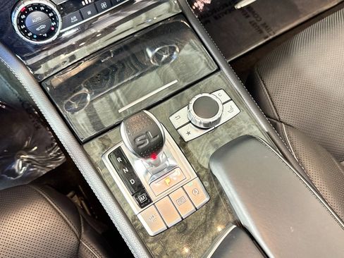 Used 2017 Mercedes-Benz SL 550 image 19