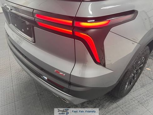 Used 2024 Chevrolet Traverse Z71 AWD/4WD image 13
